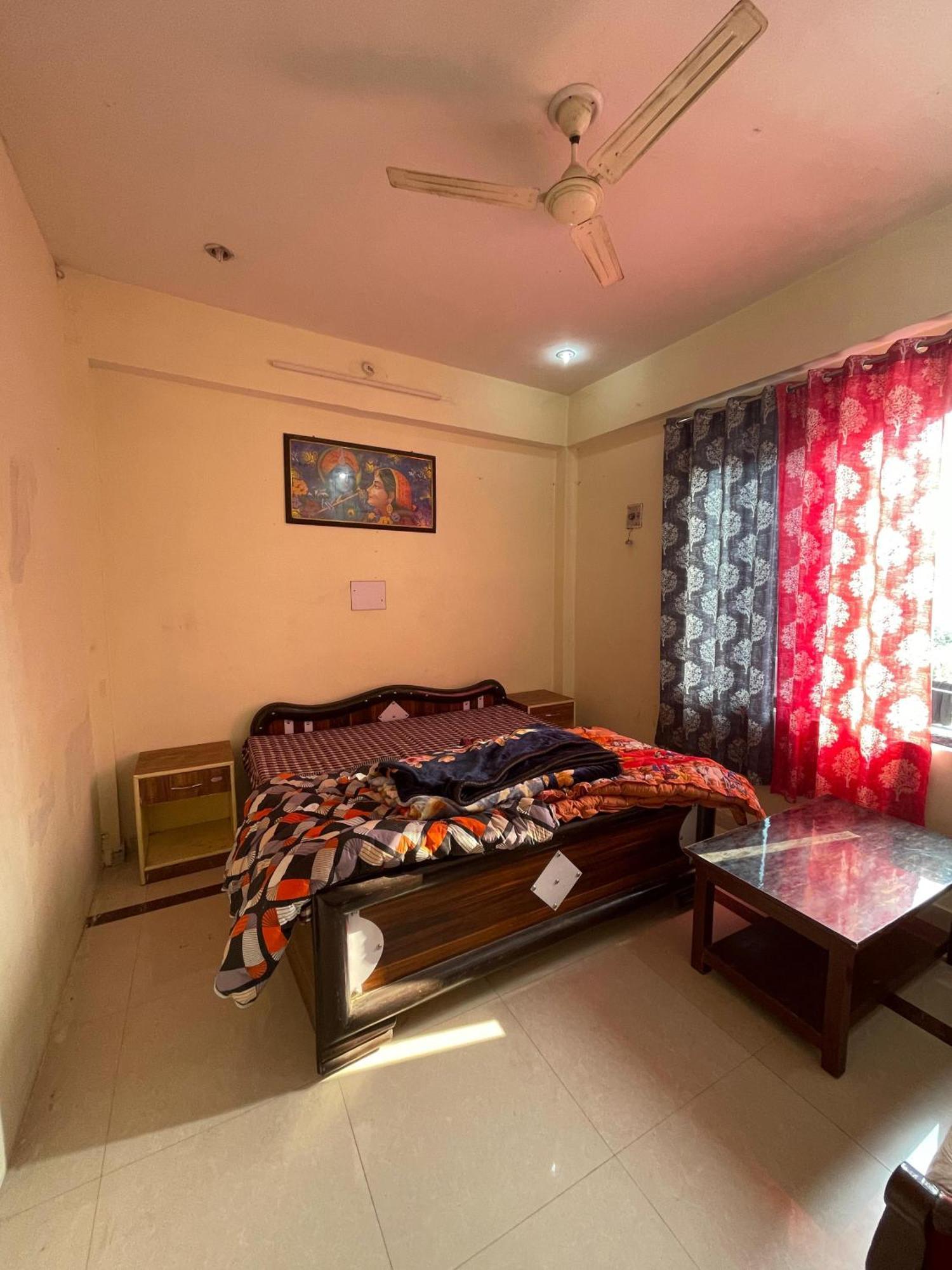 Shree Krishna Garden Hotel Jhusi Kültér fotó