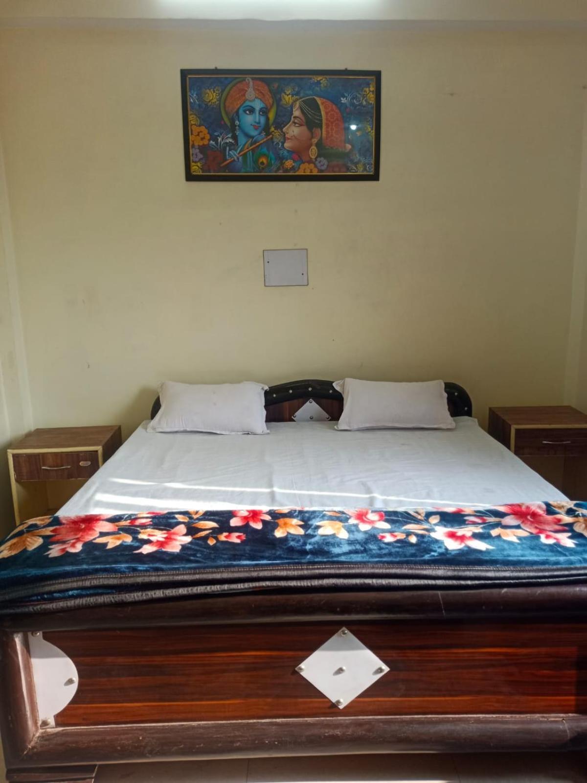 Shree Krishna Garden Hotel Jhusi Kültér fotó