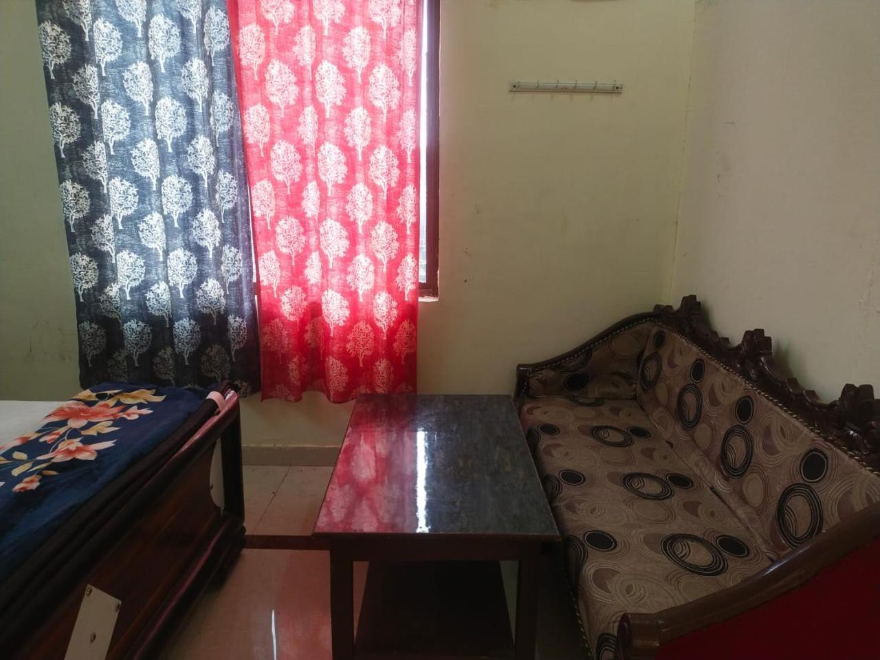 Shree Krishna Garden Hotel Jhusi Kültér fotó